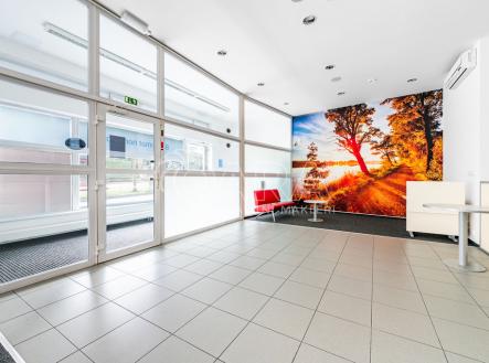 Pronájem obchodní prostor, 143 m²