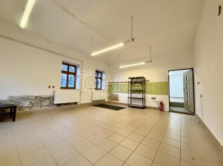 Pronájem obchodní prostor, 56 m²