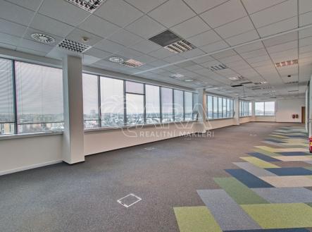 Pronájem kanceláře, 500 m²