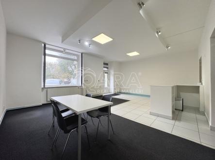 Pronájem obchodní prostor, 128 m²