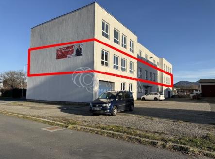 Pronájem skladu, 482 m²