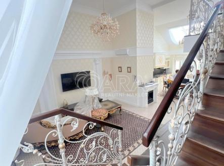 Prodej bytu, atypický, 214 m²