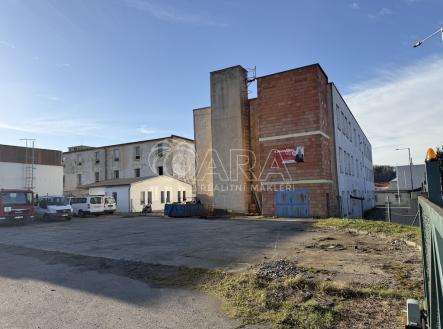 Pronájem výrobní prostor, 966 m²