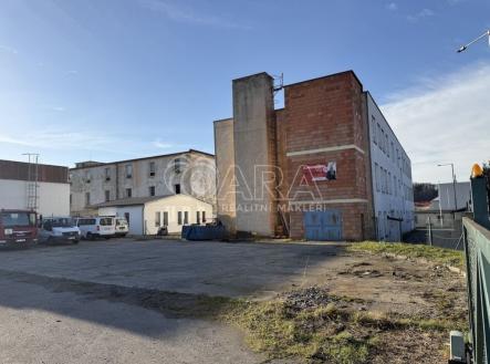Pronájem výrobní prostor, 966 m²