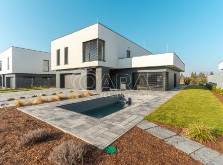 Pronájem domu/vily, 313 m²