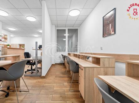 Prodej obchodní prostor, 153 m²