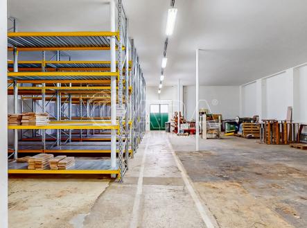 Pronájem skladovací prostor, 1 700 m²