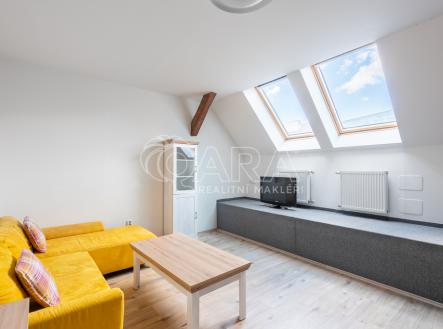 Pronájem bytu, 2+kk, 62 m²