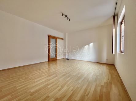 Pronájem bytu, 2+kk, 43 m²