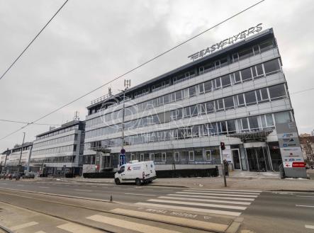 Pronájem kanceláře, 318 m²