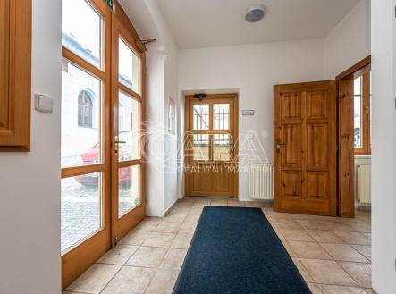 Pronájem obchodní prostor, 298 m²