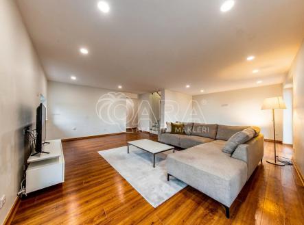 Prodej bytu, 4+kk, 132 m²