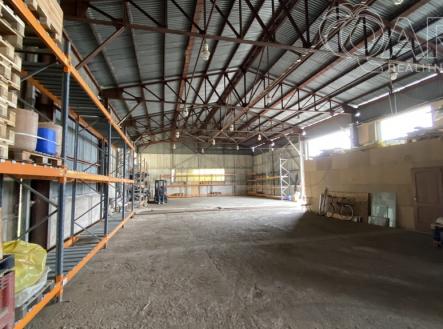 Pronájem skladovací prostor, 582 m²