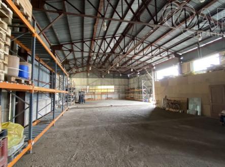 Pronájem skladovací prostor, 582 m²