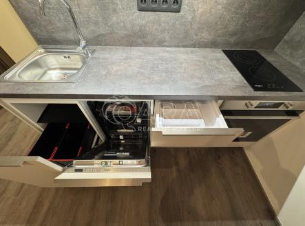 Pronájem bytu, 1+kk, 38 m²