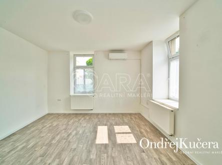 Prodej nájemního domu, 800 m²