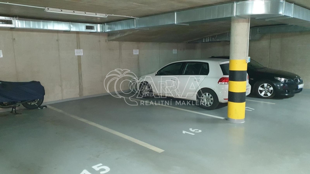 garážové místo č.16