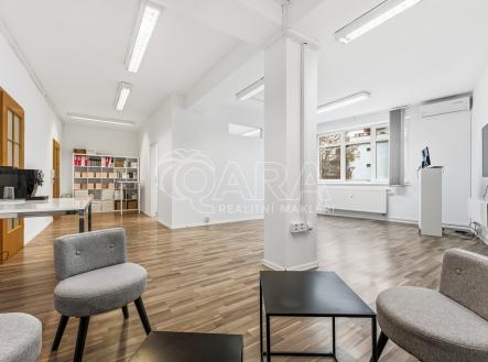 Pronájem kanceláře, 58 m²