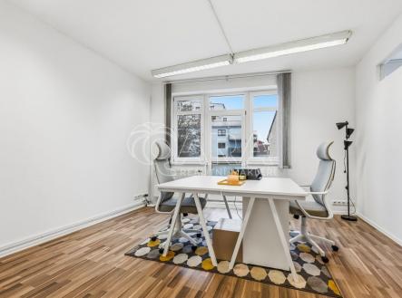 Pronájem kanceláře, 58 m²