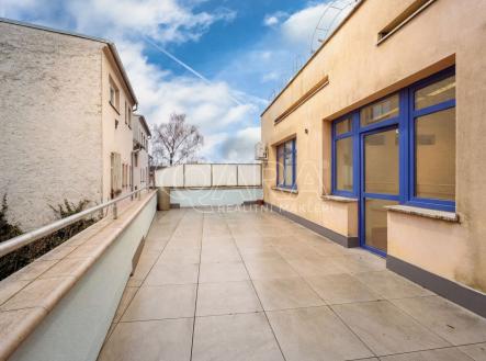 Pronájem kanceláře, 58 m²