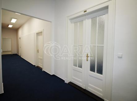 Pronájem kanceláře, 143 m²