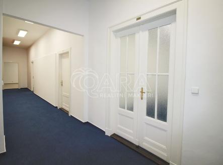 Pronájem kanceláře, 143 m²