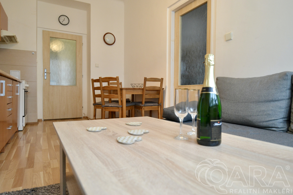 První pokoj včetně kuchyně