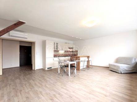 Pronájem bytu, 3+kk, 85 m²