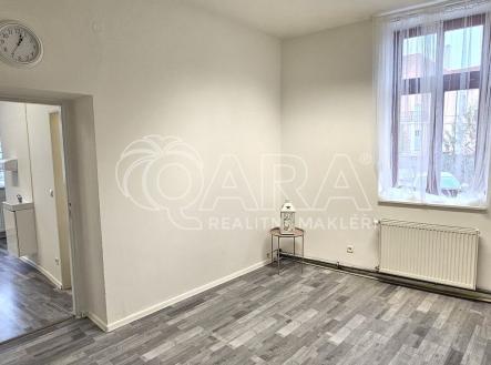 Pronájem obchodní prostor, 18 m²