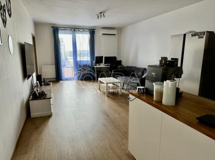 Pronájem bytu, 2+kk, 85 m²