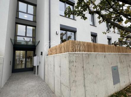 Pronájem bytu, 1+kk, 28 m²