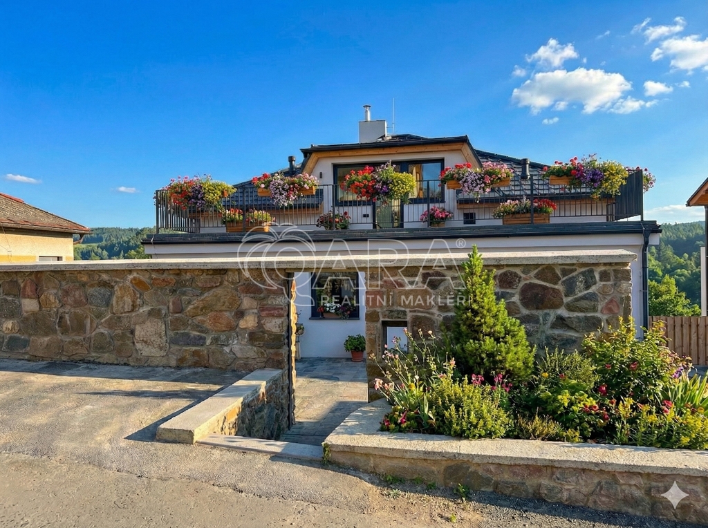 hlavní vchod do domu