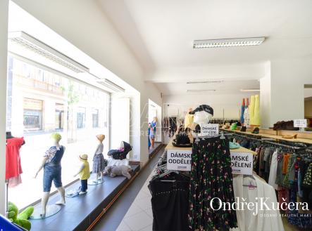 Prodej nájemního domu, 1 000 m²