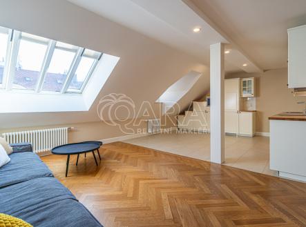 Pronájem bytu, 4+kk, 158 m²