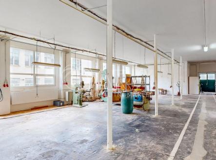 Prodej výrobní prostory, 1 300 m²