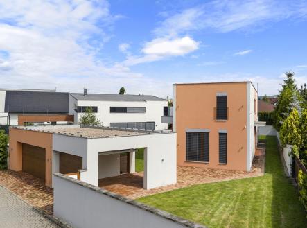 Pronájem domu/vily, 277 m²