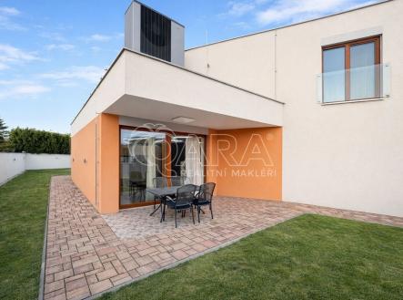 Pronájem domu/vily, 277 m²