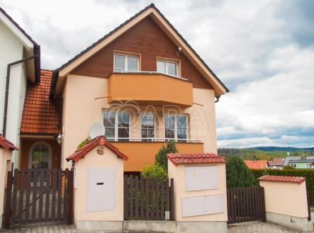 Pronájem domu/vily, 200 m²