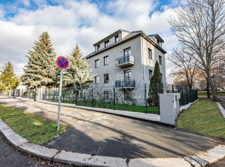 Pronájem bytu, 1+kk, 38 m²