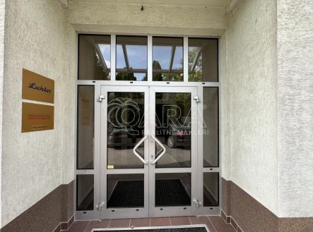 Pronájem kanceláře, 308 m²