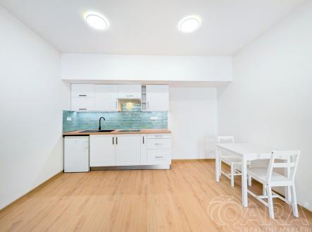 Pronájem bytu, 1+kk, 40 m²