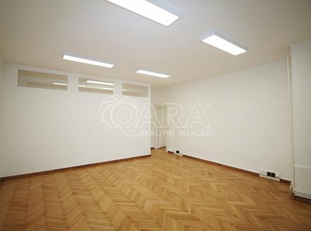 Pronájem kanceláře, 82 m²