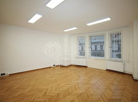 Pronájem kanceláře, 82 m²