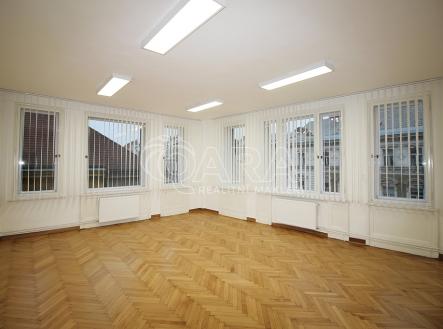 Pronájem kanceláře, 82 m²