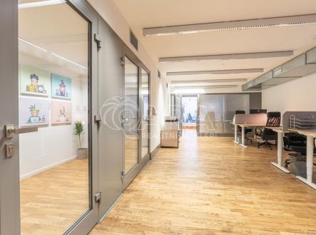 Prodej kanceláře, 347 m²