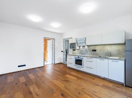 Pronájem bytu, 2+kk, 64 m²