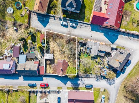 Rodinný domek využívaný jako chalupa v srdci jižních Čech, poblíž Třeboně,  v Lomnici nad Lužnicí