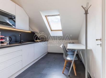 Pronájem kanceláře, 45 m²