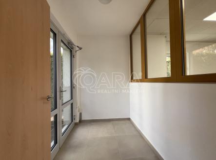 Pronájem kanceláře, 122 m²