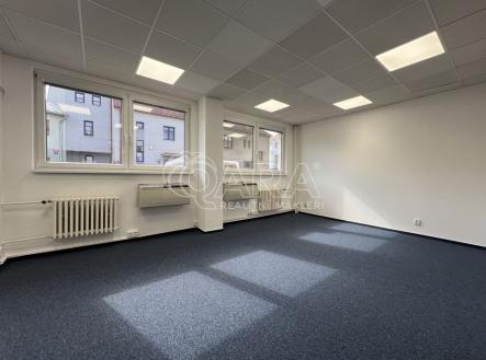 Pronájem kanceláře, 122 m²